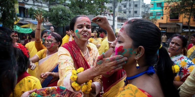 সব পেরিয়ে ওরাও পারে…