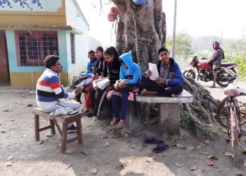 পাঁচিলহীন, সিলেবাসহীন এক অদ্ভুত স্কুল! ইদুর দৌড়ের বদলে মানুষ হওয়ার ম্যারাথনে পড়ুয়ারা