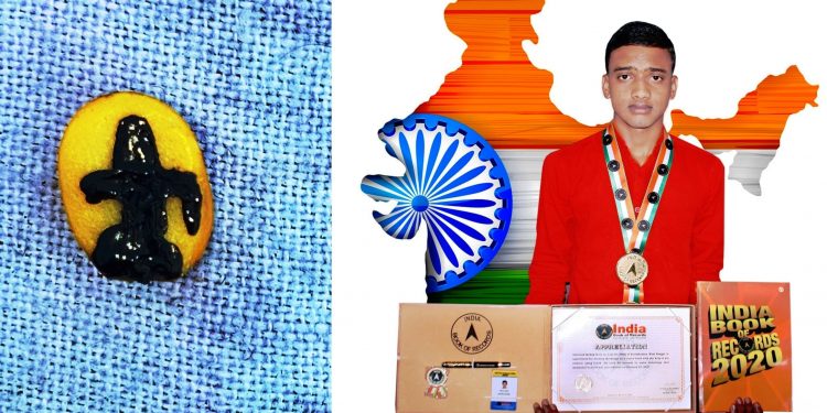 ছোলার ডালে শিবলিঙ্গ এঁকে ইন্ডিয়া বুক অফ রেকর্ডসে নাম তুললেন পশ্চিম বর্ধমানের অভিষেক