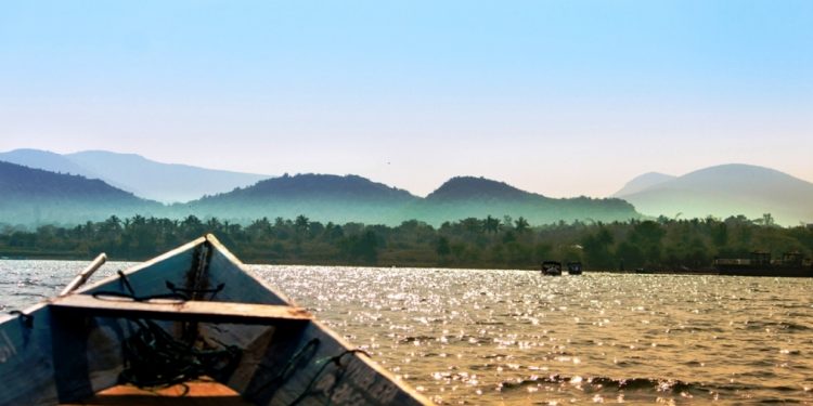 এই বসন্তে সুন্দরী রম্ভা আপনারই অপেক্ষায়!