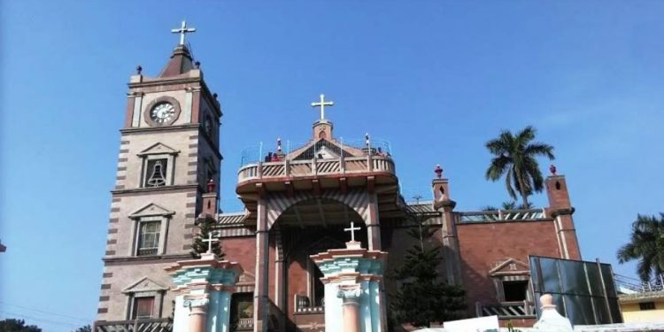 ইতিহাসের দস্তাবেজ হয়ে থাকা ব্যান্ডেল চার্চ