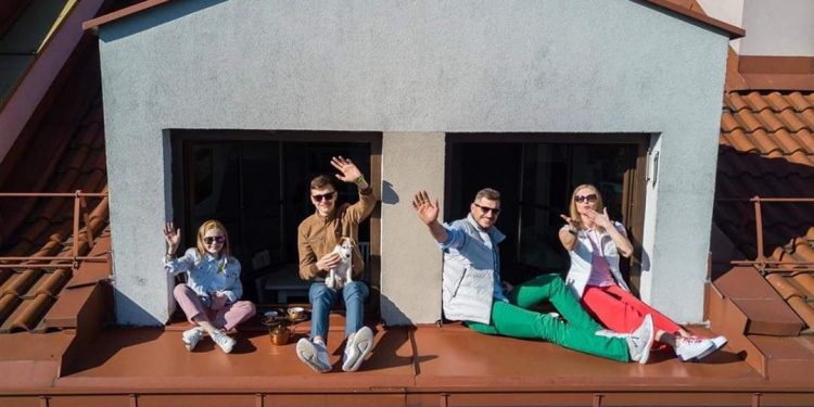 ইউরোপের এই ছোট্ট দেশে ড্রোনের তোলা ছবিতে উঠে এলো করোনার সঙ্গে লড়াইয়ের গল্প!