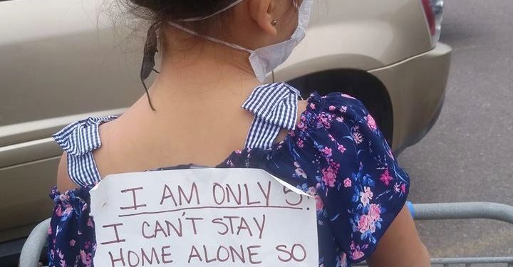 ছোট্ট শিশুকে নিয়ে বাইরে বেরোনোয় কটাক্ষের শিকার, প্রতিবাদী সিঙ্গেল মায়ের অভিনব পন্থা ভাবিয়ে তুলল সবাইকে!