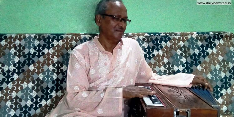 লকডাউনে ‘অবসরে’-  রিমিক্সের ভিড়ে নিজস্বতাকে বাঁচিয়ে রেখে গানের অ্যালবাম প্রকাশ করলেন হেমরুণ