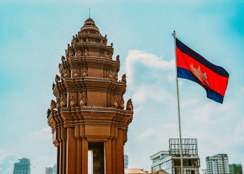 মারণ-রোগকে পরাজিত করে প্রথম করোনা-মুক্ত দেশের শিরোপা পেল এশিয়ার কম্বোডিয়া!