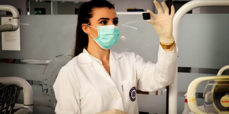 করোনার বিরুদ্ধে যুদ্ধের সৈন্য হিসেবে জুড়ল আরও একটি ওষুধের নাম, মিলল প্রাথমিক সাফল্য!