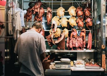 করোনার দ্বিতীয় আক্রমণে বিধ্বস্ত চিনের রাজধানী, মাংস-সামুদ্রিক খাবারের বাজার থেকেই সংক্রমণ