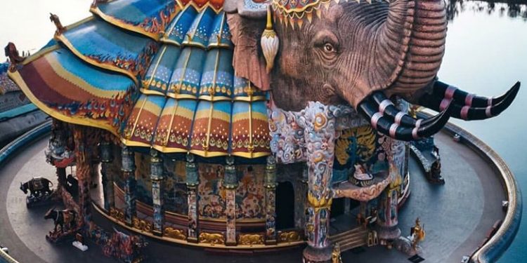 হাতির পেটের মধ্যেই আস্ত মন্দির! থাইল্যান্ডের স্থাপত্যের সাক্ষী থাকতে ভিড় জমান বহু পর্যটক
