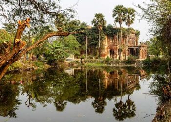 বাংলাতেই রয়েছে ইতিহাসের গন্ধ মাখা লর্ড ক্যানিংয়ের সেই বিখ্যাত বাড়ি! অযত্নে এখন প্রায় ভঙ্গুর দশা তার!