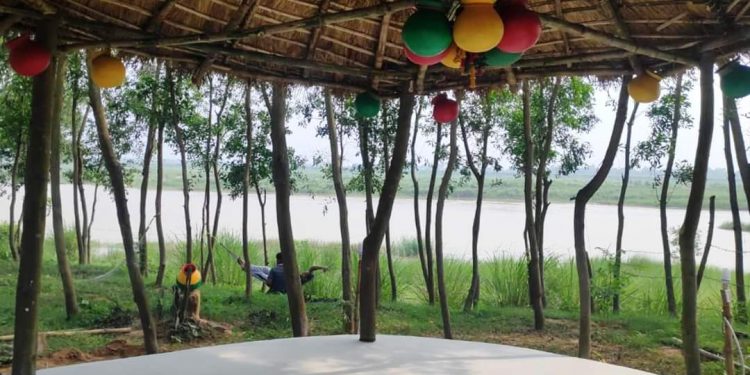 শহুরে ব্যস্ত জীবন ছাড়িয়ে বাউল গ্রাম মুন্দিরাতে কাটানো এক রাত! আপনার মনে ছড়িয়ে দেবে বাঁচার রসদ