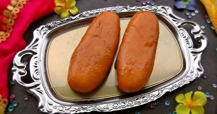 তুলোর নয় বরং মিষ্টির তৈরি এক বালিশ! জেনে নিই ওপারের বিখ্যাত ‘বালিশ মিষ্টি’র জন্ম-ইতিহাস!