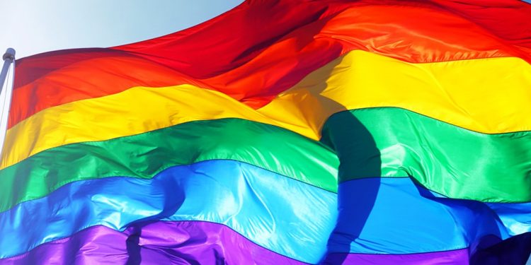 “আমার শরীর আমার মন, দূর হটো রাজশাসন”, সমকামী যুগলকে এক সঙ্গে বাঁচার অনুমতি দিল আদালত!