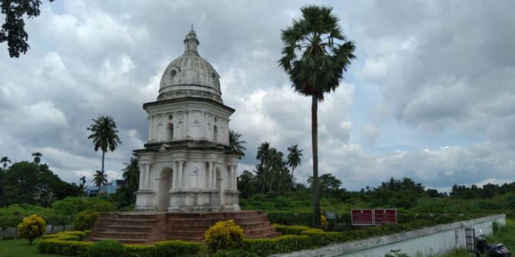 সাত বিবির গোর : রাসকিন বন্ডের জনপ্রিয় চরিত্রের শেষ ঠাঁই রয়েছে চুঁচুড়াতেই!