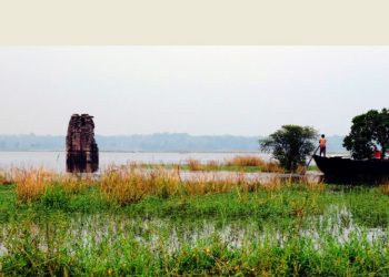 দামোদরের তলায় হারিয়ে যাচ্ছে তেলাকুপির প্রাচীন স্থাপত্য!