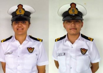 যে রাঁধে, সেই অস্ত্র হাতে! ভারতীয় সেনার যুদ্ধজাহাজে বিশেষ দায়িত্ব নিলেন দুই মহিলা অফিসার