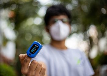 সাবধান! অক্সিমিটার অ্যাপে আঙুল ছোঁয়াতেই নিমেষে ফাঁকা হতে পারে ব্যাঙ্ক অ্যাকাউন্ট