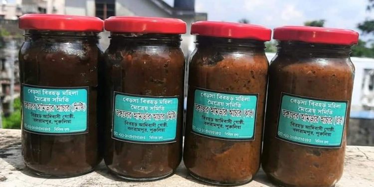আমি থেকে ‘আমড়ার’ লড়াইয়ে বিরহড়রা! আচার বানিয়েই  স্বনির্ভর হতে চাইছে এই আদিম জনজাতি