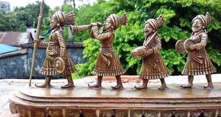 দুর্গোৎসবের আগমনী বার্তার সাথেই শুরু হয় ময়মনসিংহের রাজা নবরঙ্গ রায়ের ঢাকীর হাট!