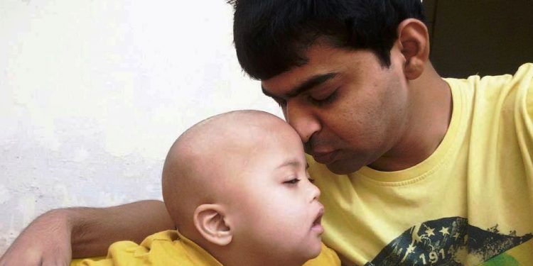 পৃথিবীর শ্রেষ্ঠ মা তিনিই, রূপকথা আর বাস্তব মিলে একাকার হল এই সিঙ্গল ফাদারের লড়াইয়ে!