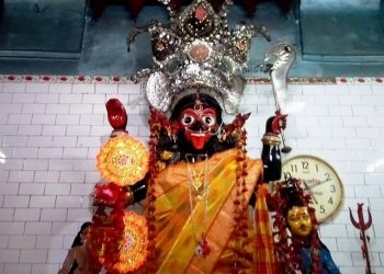 মা সারদার চোখে দুই ডাকাত দেখল রক্তচক্ষু কালীকে, ভুল বুঝে তাঁরা শরণাপন্ন হলেন মায়ের!