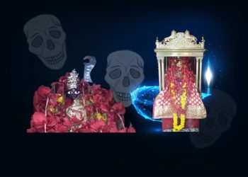 বয়েস ১২৯ হলেও মা বড়ই ক্ষুদ্র! তাই ভক্তরা ভালোবেসে ডাকে ‘ছানা কালী’