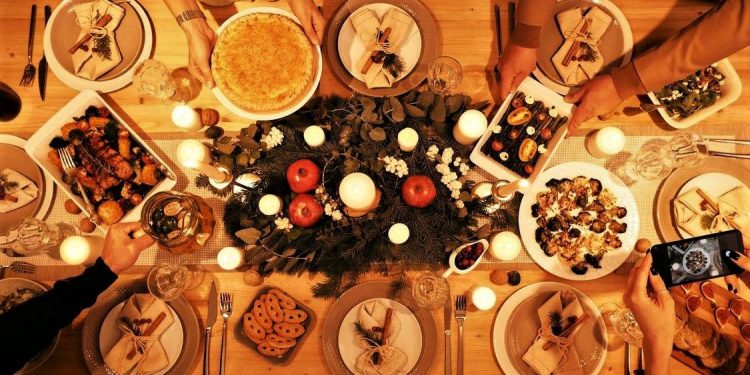 শামুক থেকে টার্কি, বাঁধাকপি থেকে মাশরুম! বড়দিনে বিশ্বের নানা প্রান্তে থাকে এরকমই কিছু খাবার!