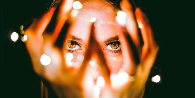 একটি গোটা দেশের ভয়ঙ্কর বিদ্রোহ দমন করা হয়েছিল স্রেফ ম্যাজিক দেখিয়ে!