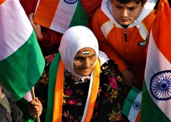 হাজার বিবর্তনের কাঁধে চেপেই এল ভারতের এই তিনরঙা জাতীয় পতাকাটি!