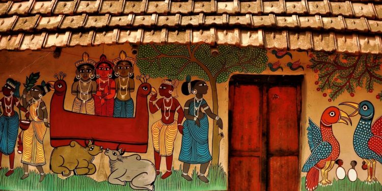 প্রতিদিনই সাজতে ভালোবাসে খোয়াব গাঁ। তার মাটিলেপা দেওয়ালটাই যেন এক ফাঁকা ক্যানভাস!