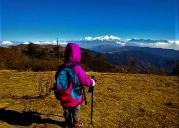 অ্যাডভেঞ্চার প্রেমী মা-বাবার হাত ধরে সন্দাকফু পৌঁছে জন্মদিন কাটাল ছোট্ট সৌজন্য!