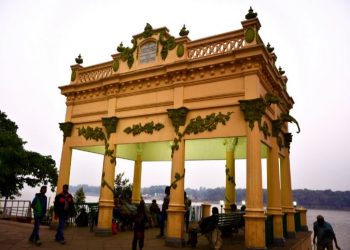 চন্দননগর স্ট্র্যান্ডের শিল্পকলায় তাজ্জব হন নিশ্চয়ই! জানেন এর পেছনে রয়েছে কার হাত?