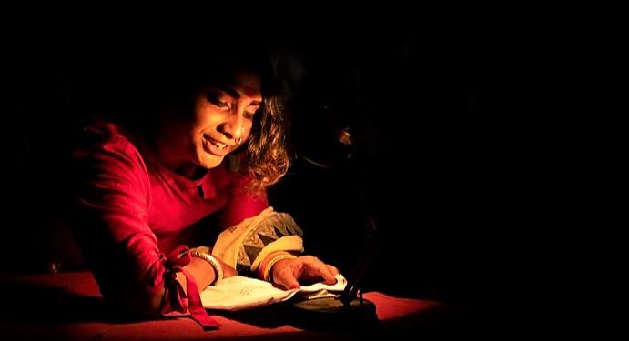 অনেকেই বলেন, “ওহ্ অভিষেক কর? ও তো একটা ফুটেজ খোর!” সত্যি কি তাই?