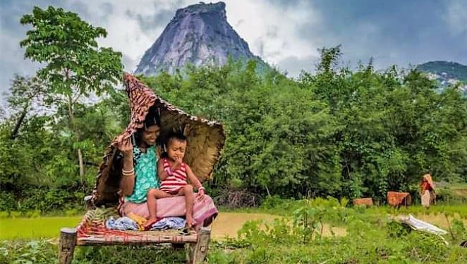 প্রাকৃতিক রেনকোট! পশ্চিমবঙ্গেই তৈরী হচ্ছে কয়েকশো বছর ধরে