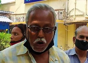“ব্যাঙ্কের কাজ মিটেছে?” উত্তর “না” হলে সাইকেল রাখার পয়সা নিচ্ছেন না গ্যারেজ মালিক