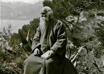 ক্রিকেটেও ছিলেন রবীন্দ্রনাথ, খেলতে নেমেছেন ধুতি পরেও!