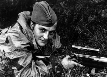 ইতিহাসের ভয়ঙ্করতম নারী স্নাইপার! কেড়েছিলেন ৩০৯ নাৎসী সেনার প্রাণ!