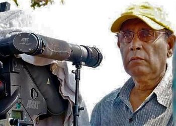 সার্চলাইটের বাইরে থাকা অসম যুদ্ধের ঘোড়া রওনা হলেন চাঁদের দেশে!