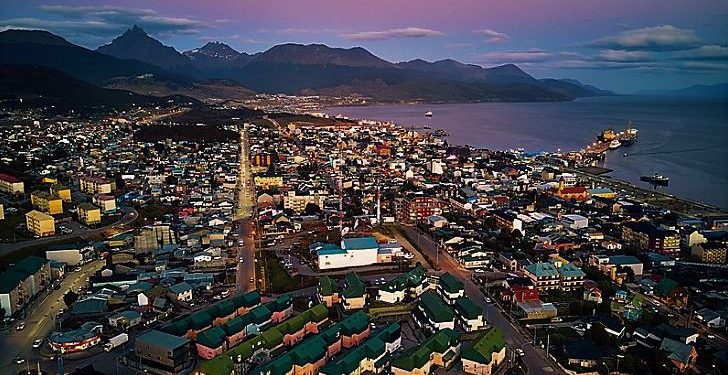 এই শহরেই নাকি শেষ পৃথিবী!