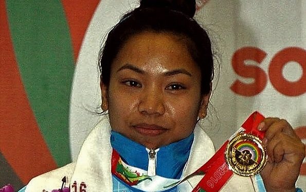 আসলে আমরা জ্যান্ত মীরাবাঈকে চিনি না, তাঁর রূপোর মৃত পদকটাকেই চিনি!