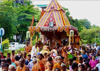 কলকাতার যে জগন্নাথের রথের দড়ি মানুষকে বাঁধে সম্প্রীতির বাঁধনে!