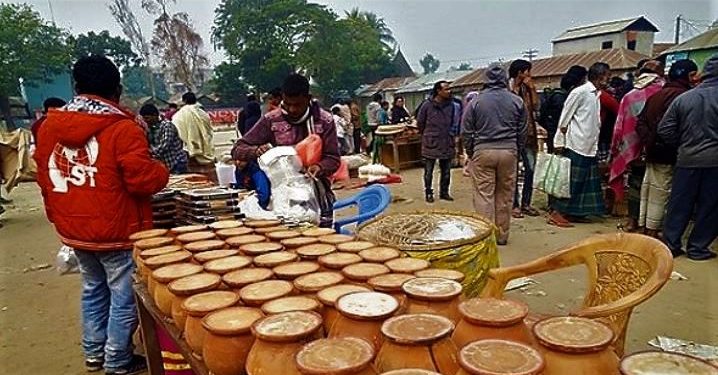 দইয়ের স্বাদে লেগে সম্প্রীতি! আজও ঐতিহ্যে জমজমাট বাংলাদেশের দই মেলা