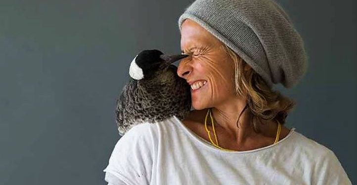 কোমর থেকে অবশ, তবু আটকায়নি সোনা জয়! জীবন বদলে দিল ‘পেঙ্গুইন’