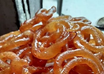 ‘বিদেশী’ থেকে দেশের ‘জাতীয় মিষ্টি’, আড়াই প্যাঁচের প্রেমে মশগুল সকলেই!