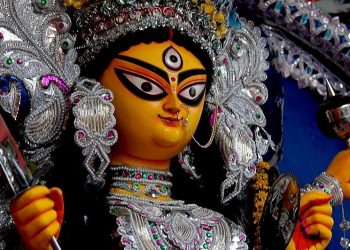 হারিয়ে যাওয়া নানা শিল্পকে স্বকীয়তায় তুলে ধরে বেহালার আর্দশ পল্লী