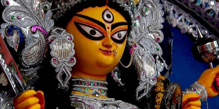 হারিয়ে যাওয়া নানা শিল্পকে স্বকীয়তায় তুলে ধরে বেহালার আর্দশ পল্লী