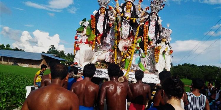 Daily News Reel - Descendants of revolutionaries Offered Maa Durga Lojens