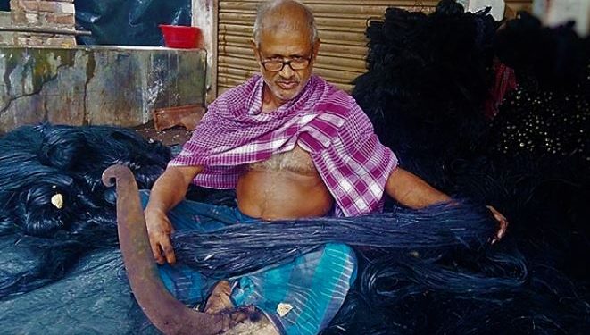 শুরু পুজোর মরশুম, হাঁফ ফেলার সময় নেই বাংলার মুসলিম শিল্পীদের!