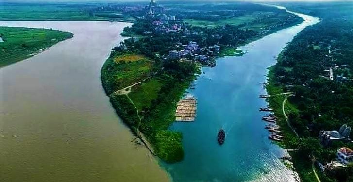 ধরি ভাগীরথী, কিন্তু না ছুঁই জলঙ্গী!
