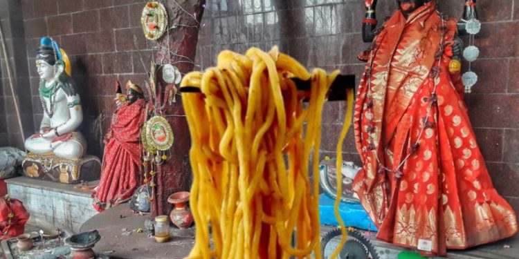 চিনা মা কালীর মন্দির! পুজোর ভোগে থাকে নুডলস্ আর চপসি!