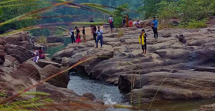Daily News Reel - Ghagra Waterfall Near Jhargram Tourist Spot